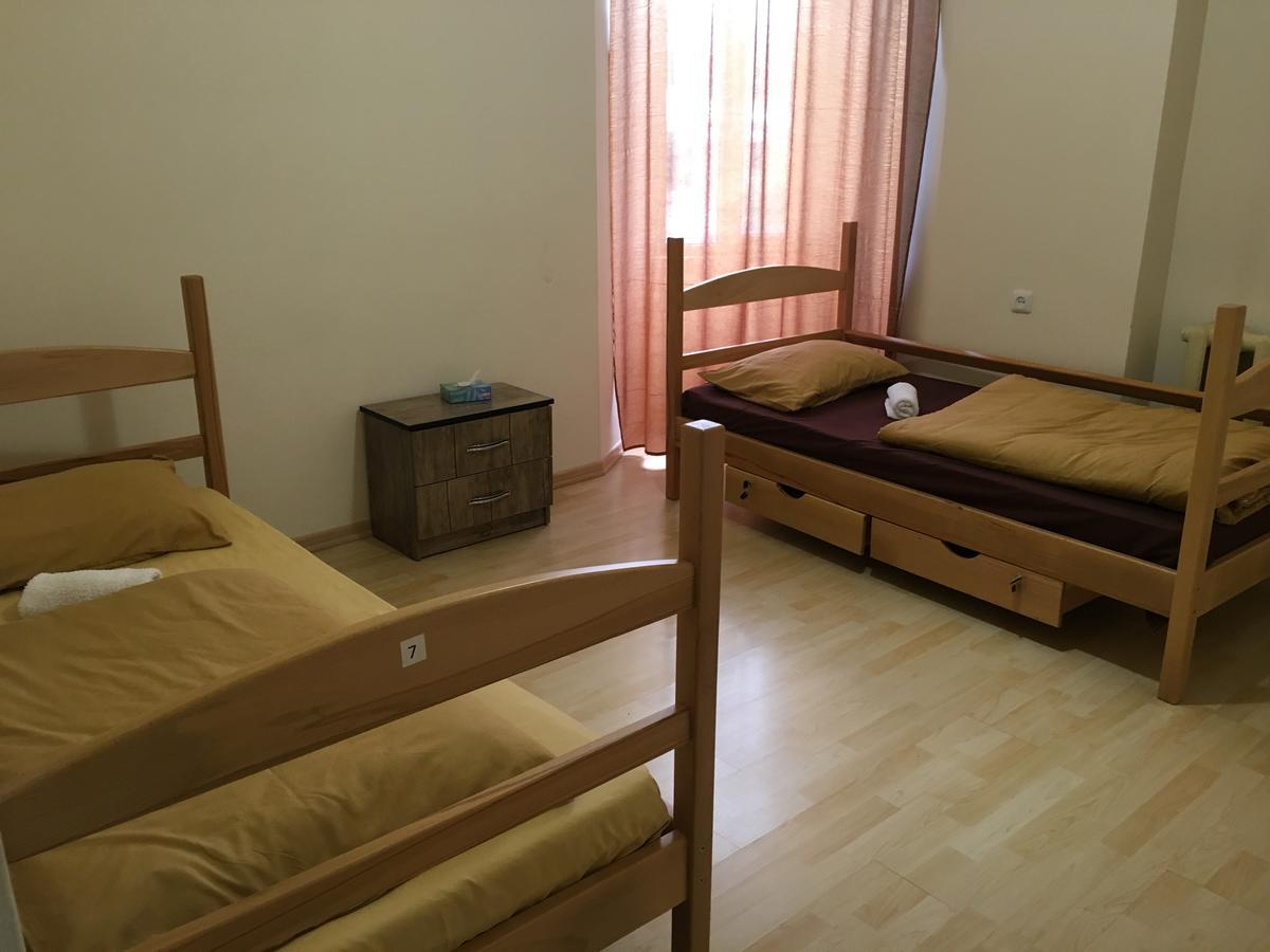 Classy And Cozy Hostel Ереван Екстериор снимка